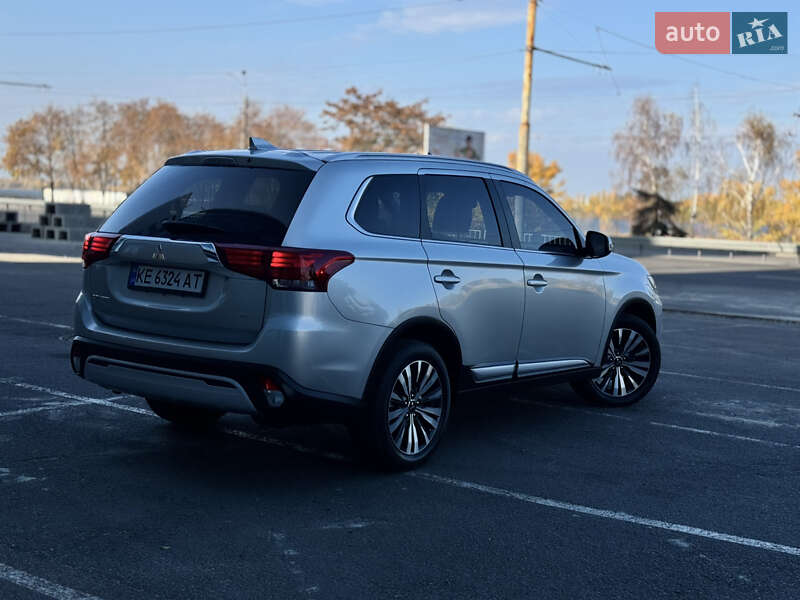Внедорожник / Кроссовер Mitsubishi Outlander 2020 в Днепре фото 7 Внедорожник / Кроссовер Mitsubishi Outlander 2020 в Днепре