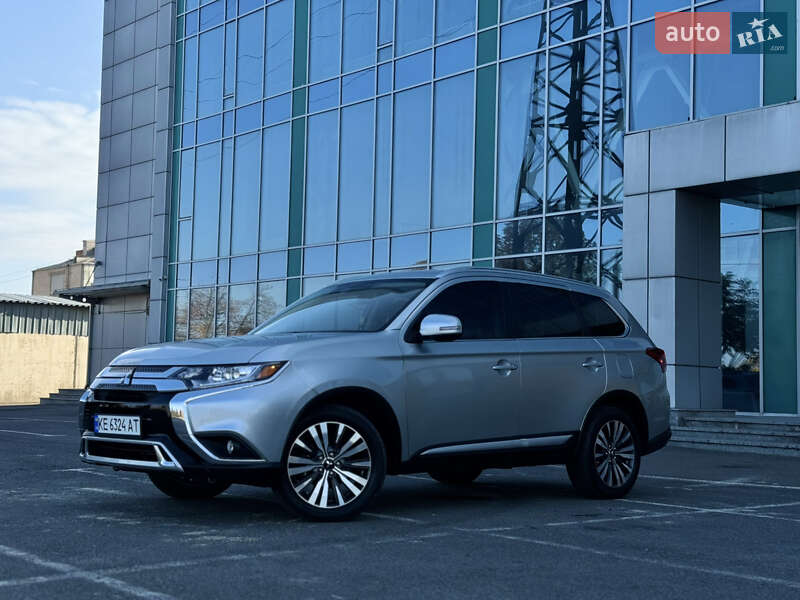 Внедорожник / Кроссовер Mitsubishi Outlander 2020 в Днепре фото 11 Внедорожник / Кроссовер Mitsubishi Outlander 2020 в Днепре