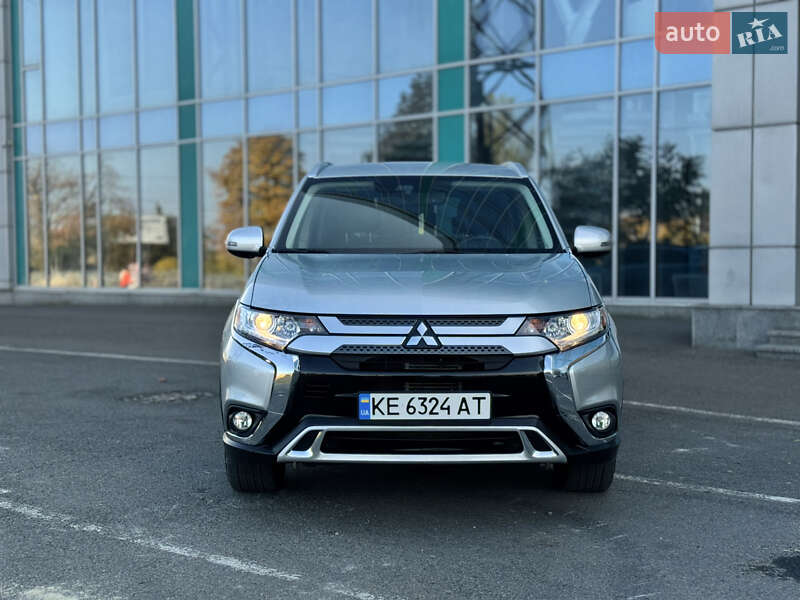 Внедорожник / Кроссовер Mitsubishi Outlander 2020 в Днепре фото 20 Внедорожник / Кроссовер Mitsubishi Outlander 2020 в Днепре