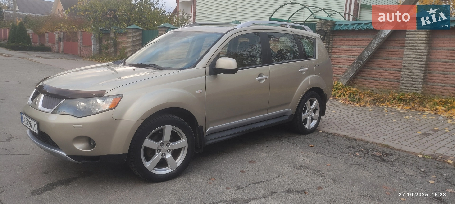 2010 Mitsubishi Outlander - фото 1