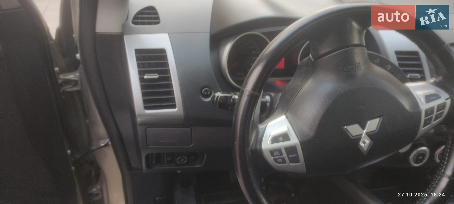 2010 Mitsubishi Outlander - мініатюра 9