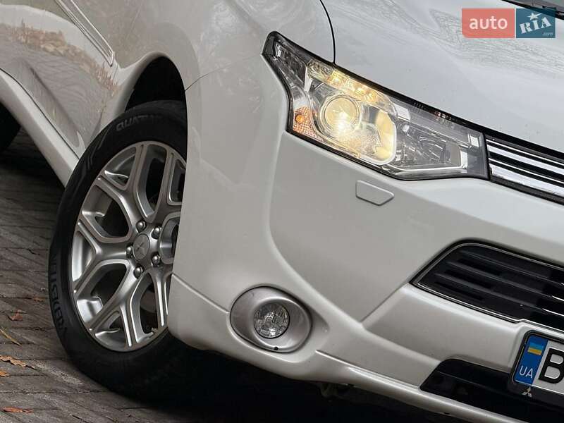 Внедорожник / Кроссовер Mitsubishi Outlander 2014 в Дрогобыче фото 3 Внедорожник / Кроссовер Mitsubishi Outlander 2014 в Дрогобыче