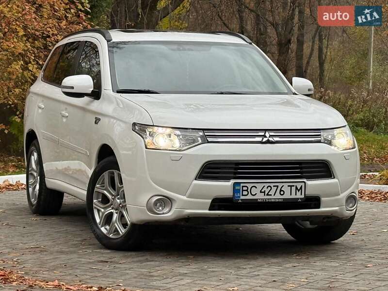 Внедорожник / Кроссовер Mitsubishi Outlander 2014 в Дрогобыче фото 6 Внедорожник / Кроссовер Mitsubishi Outlander 2014 в Дрогобыче