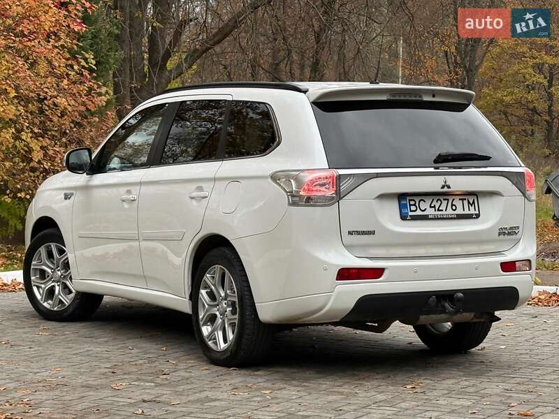 Внедорожник / Кроссовер Mitsubishi Outlander 2014 в Дрогобыче фото 18 Внедорожник / Кроссовер Mitsubishi Outlander 2014 в Дрогобыче