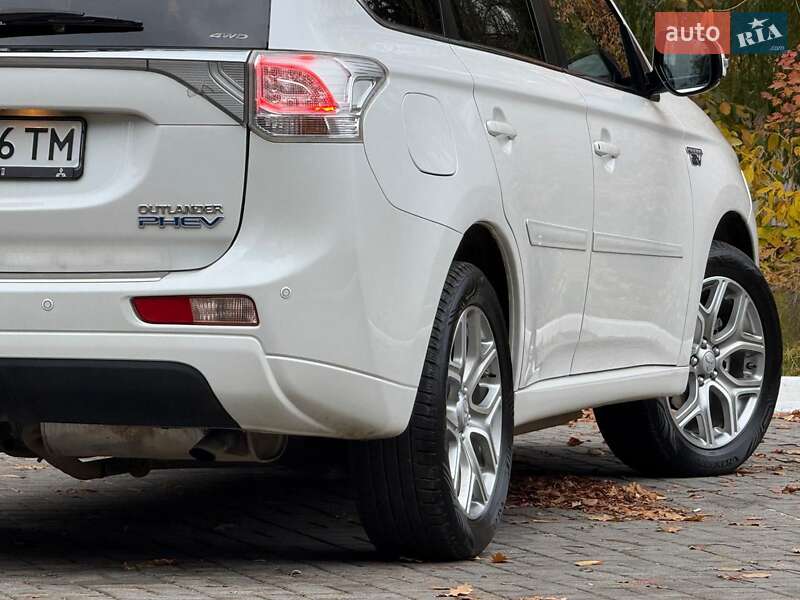 Внедорожник / Кроссовер Mitsubishi Outlander 2014 в Дрогобыче фото 30 Внедорожник / Кроссовер Mitsubishi Outlander 2014 в Дрогобыче