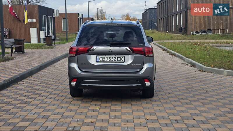 Внедорожник / Кроссовер Mitsubishi Outlander 2018 в Чернигове