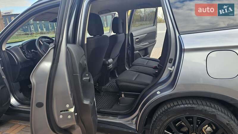 Внедорожник / Кроссовер Mitsubishi Outlander 2018 в Чернигове