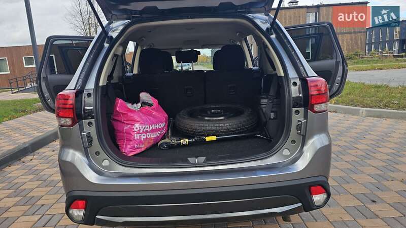 Внедорожник / Кроссовер Mitsubishi Outlander 2018 в Чернигове