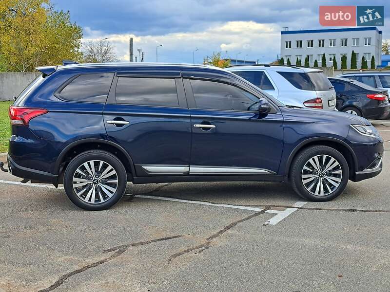 Внедорожник / Кроссовер Mitsubishi Outlander 2022 в Борисполе фото 11 Внедорожник / Кроссовер Mitsubishi Outlander 2022 в Борисполе