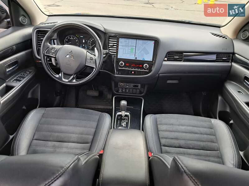 Внедорожник / Кроссовер Mitsubishi Outlander 2022 в Борисполе фото 15 Внедорожник / Кроссовер Mitsubishi Outlander 2022 в Борисполе