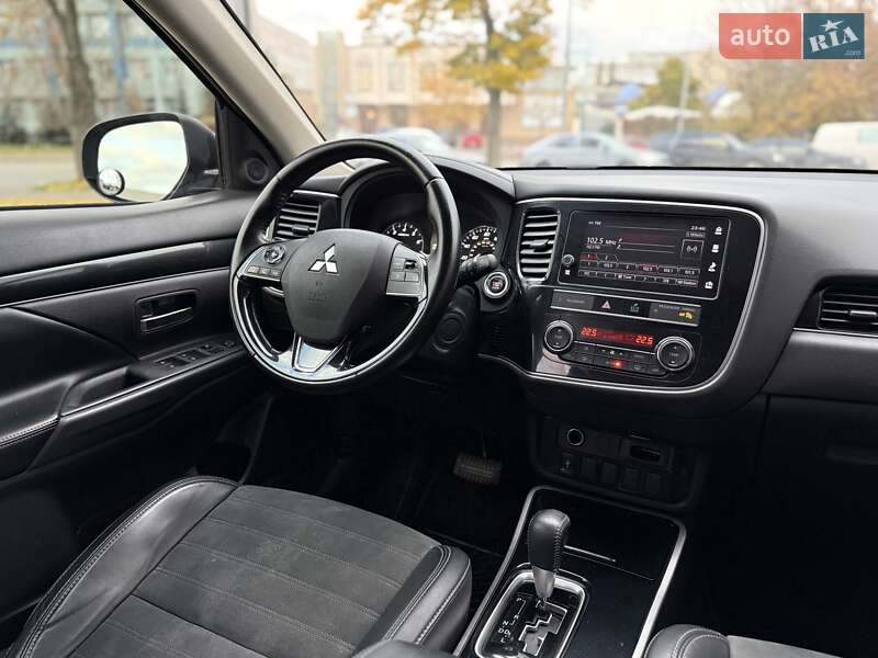 Позашляховик / Кросовер Mitsubishi Outlander 2019 в Києві фото 10 Позашляховик / Кросовер Mitsubishi Outlander 2019 в Києві
