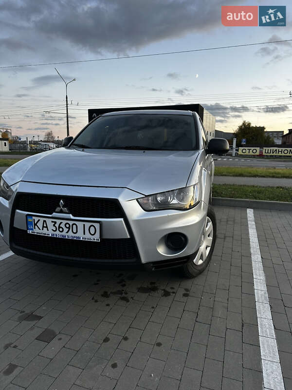 Позашляховик / Кросовер Mitsubishi Outlander 2010 в Білій Церкві фото 2 Позашляховик / Кросовер Mitsubishi Outlander 2010 в Білій Церкві