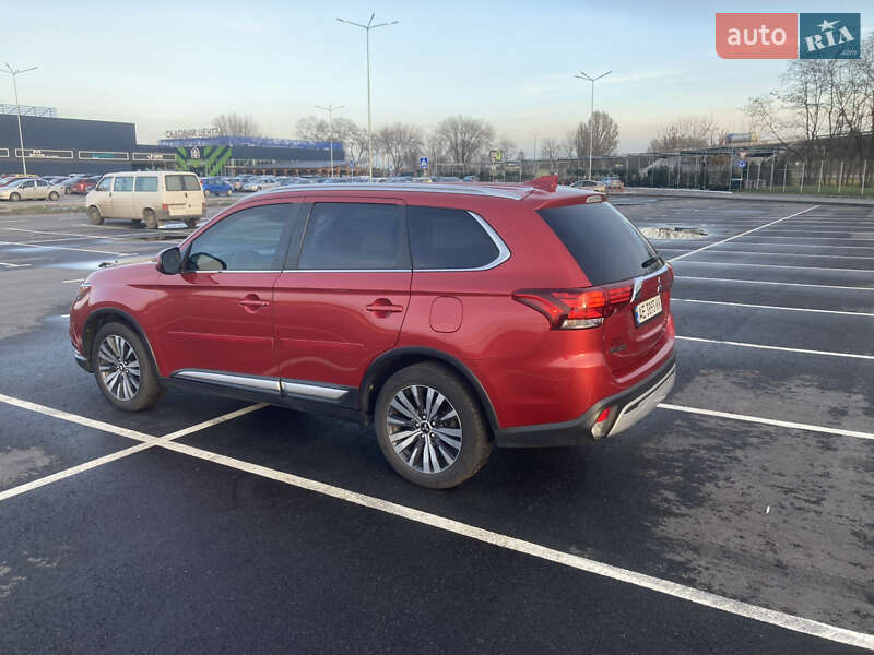Внедорожник / Кроссовер Mitsubishi Outlander 2018 в Днепре