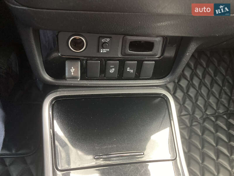 Внедорожник / Кроссовер Mitsubishi Outlander 2018 в Днепре