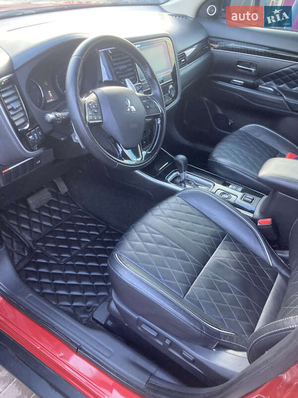 Внедорожник / Кроссовер Mitsubishi Outlander 2018 в Днепре