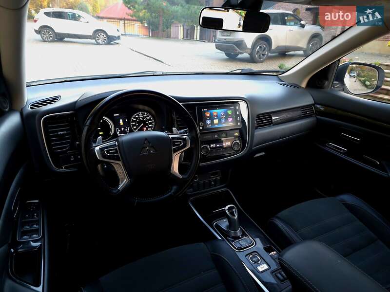 Позашляховик / Кросовер Mitsubishi Outlander 2018 в Львові фото 25 Позашляховик / Кросовер Mitsubishi Outlander 2018 в Львові