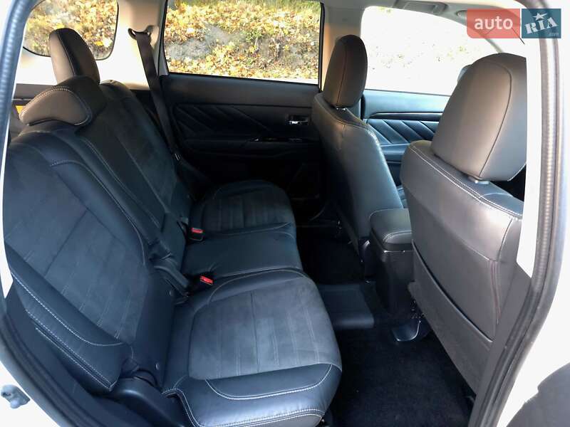 Позашляховик / Кросовер Mitsubishi Outlander 2018 в Львові фото 33 Позашляховик / Кросовер Mitsubishi Outlander 2018 в Львові