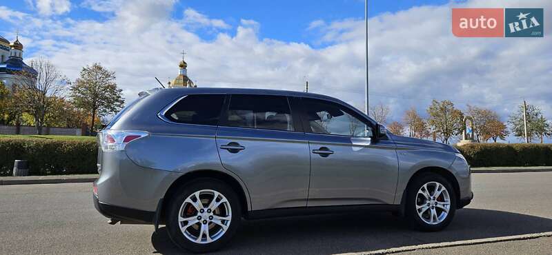 Позашляховик / Кросовер Mitsubishi Outlander 2013 в Кривому Розі фото 24 Позашляховик / Кросовер Mitsubishi Outlander 2013 в Кривому Розі
