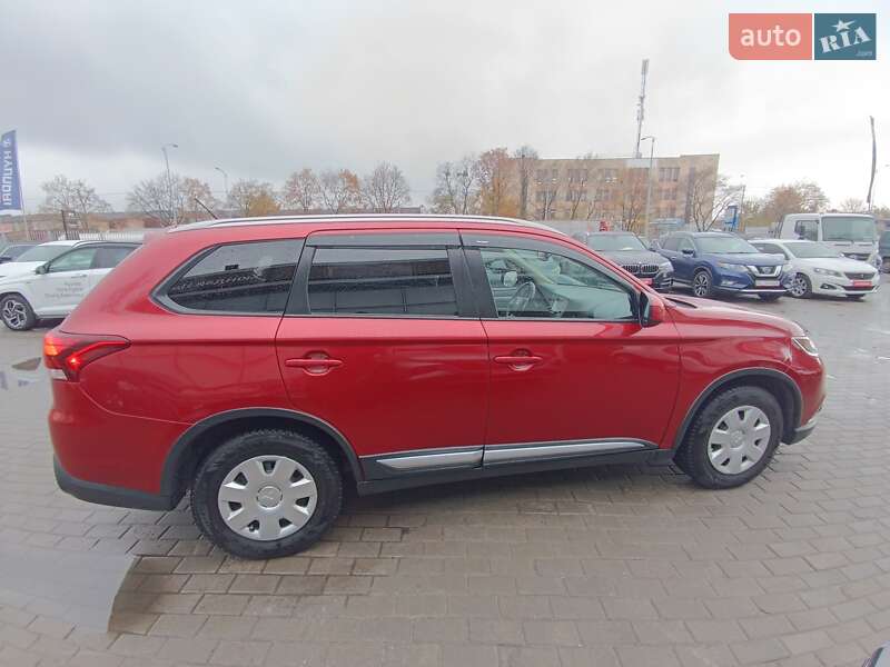 Внедорожник / Кроссовер Mitsubishi Outlander 2015 в Полтаве фото 9 Внедорожник / Кроссовер Mitsubishi Outlander 2015 в Полтаве