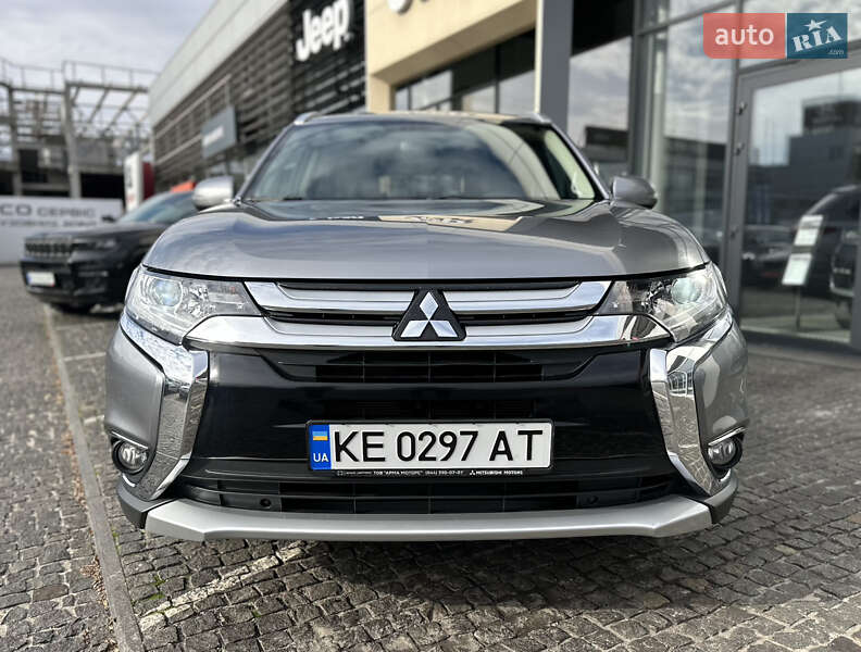 Позашляховик / Кросовер Mitsubishi Outlander 2017 в Дніпрі