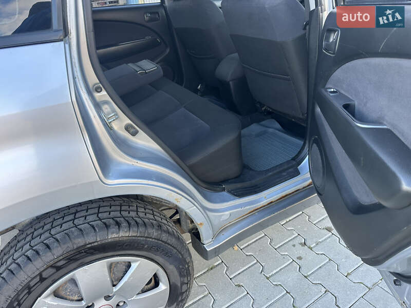 Внедорожник / Кроссовер Mitsubishi Outlander 2005 в Ивано-Франковске фото 10 Внедорожник / Кроссовер Mitsubishi Outlander 2005 в Ивано-Франковске