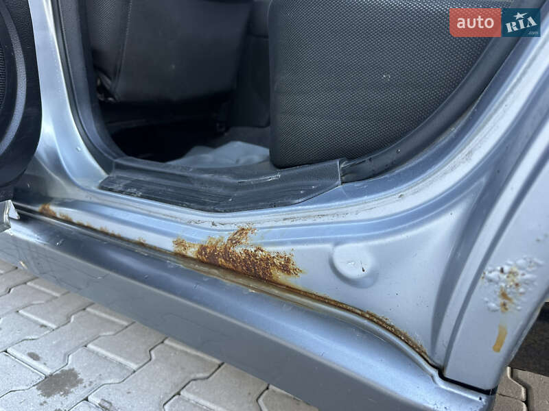 Внедорожник / Кроссовер Mitsubishi Outlander 2005 в Ивано-Франковске фото 18 Внедорожник / Кроссовер Mitsubishi Outlander 2005 в Ивано-Франковске