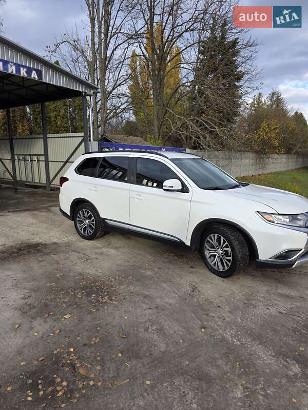 Внедорожник / Кроссовер Mitsubishi Outlander 2015 в Золотоноше фото 8 Внедорожник / Кроссовер Mitsubishi Outlander 2015 в Золотоноше