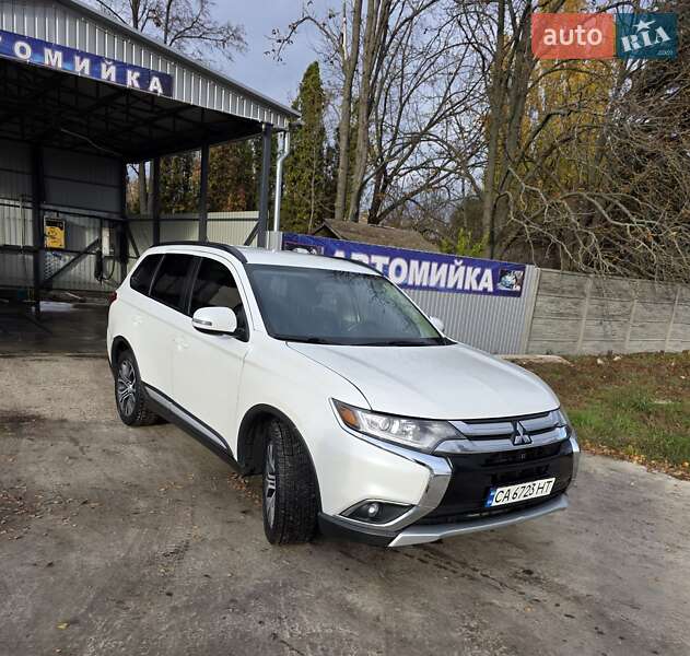 Внедорожник / Кроссовер Mitsubishi Outlander 2015 в Золотоноше фото 13 Внедорожник / Кроссовер Mitsubishi Outlander 2015 в Золотоноше