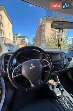 Позашляховик / Кросовер Mitsubishi Outlander 2014 в Одесі