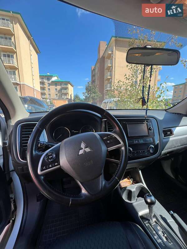 Позашляховик / Кросовер Mitsubishi Outlander 2014 в Одесі