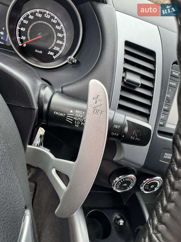 Внедорожник / Кроссовер Mitsubishi Outlander 2011 в Полтаве