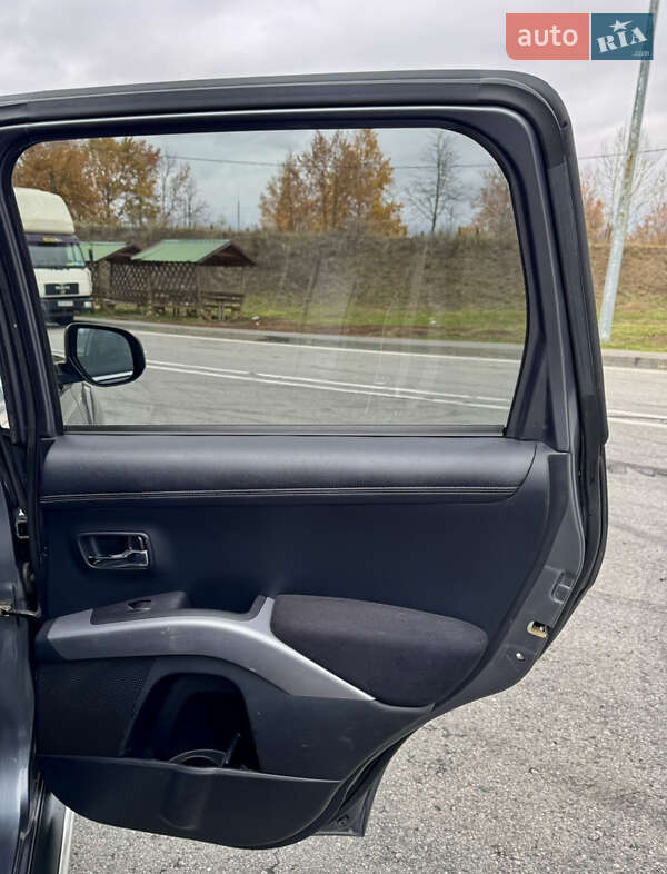 Внедорожник / Кроссовер Mitsubishi Outlander 2011 в Полтаве