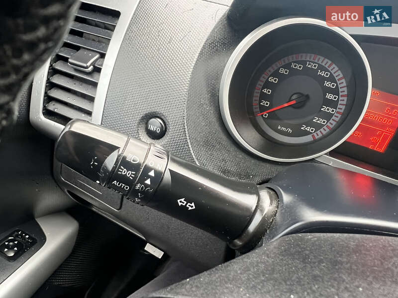 Внедорожник / Кроссовер Mitsubishi Outlander 2008 в Кременчуге фото 30 Внедорожник / Кроссовер Mitsubishi Outlander 2008 в Кременчуге