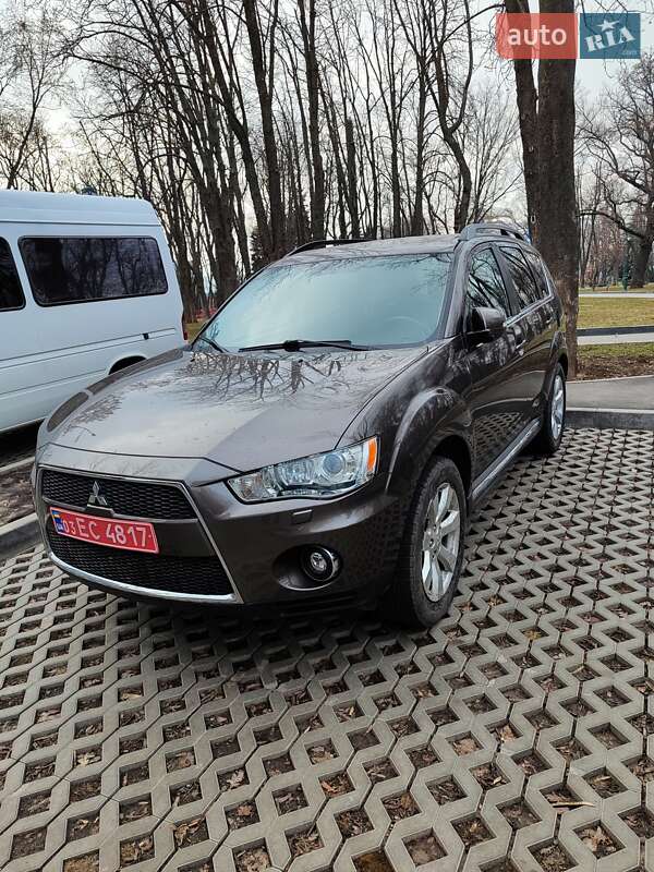 Внедорожник / Кроссовер Mitsubishi Outlander 2010 в Печенегах