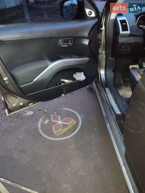 Внедорожник / Кроссовер Mitsubishi Outlander 2010 в Печенегах