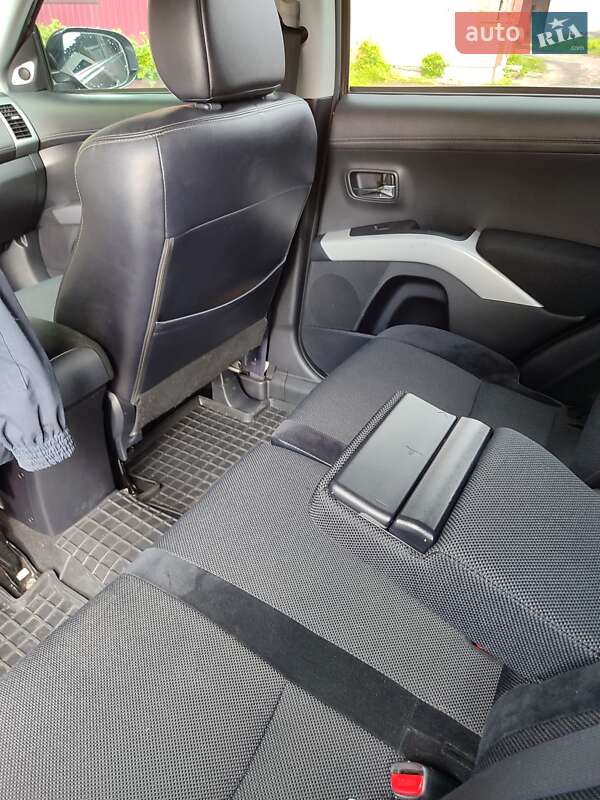 Внедорожник / Кроссовер Mitsubishi Outlander 2010 в Печенегах