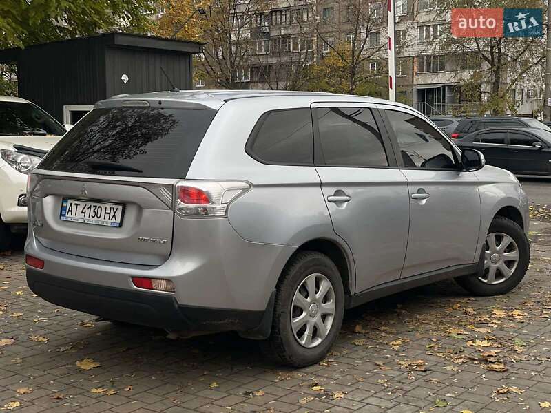 Внедорожник / Кроссовер Mitsubishi Outlander 2012 в Днепре
