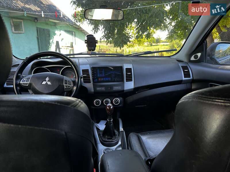 Внедорожник / Кроссовер Mitsubishi Outlander 2007 в Сквире