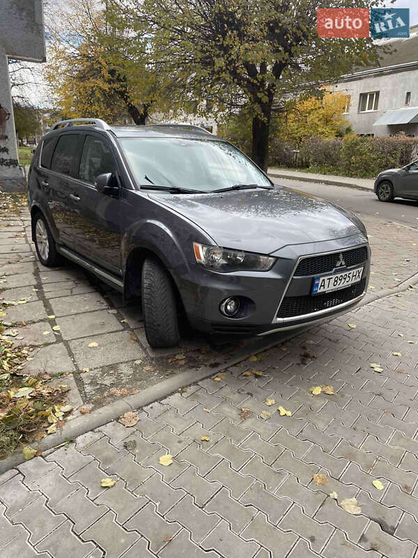 Позашляховик / Кросовер Mitsubishi Outlander 2010 в Івано-Франківську