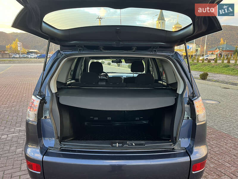 Внедорожник / Кроссовер Mitsubishi Outlander 2008 в Хусте фото 15 Внедорожник / Кроссовер Mitsubishi Outlander 2008 в Хусте