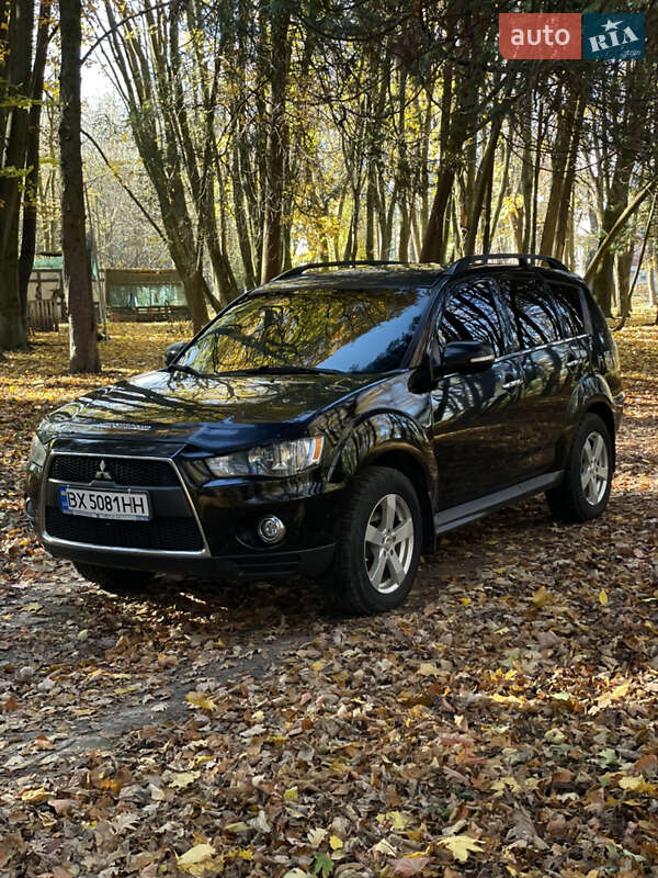 Внедорожник / Кроссовер Mitsubishi Outlander 2011 в Хмельницком