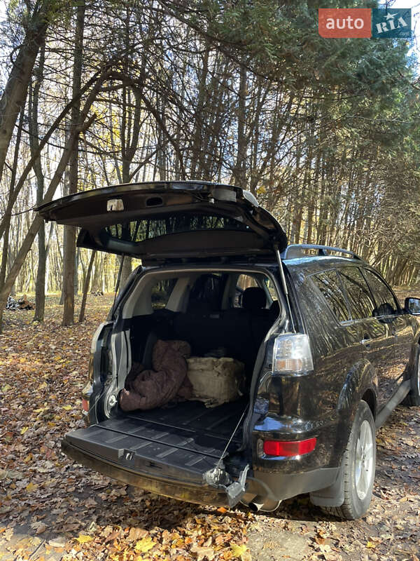 Внедорожник / Кроссовер Mitsubishi Outlander 2011 в Хмельницком