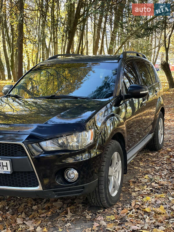 Внедорожник / Кроссовер Mitsubishi Outlander 2011 в Хмельницком