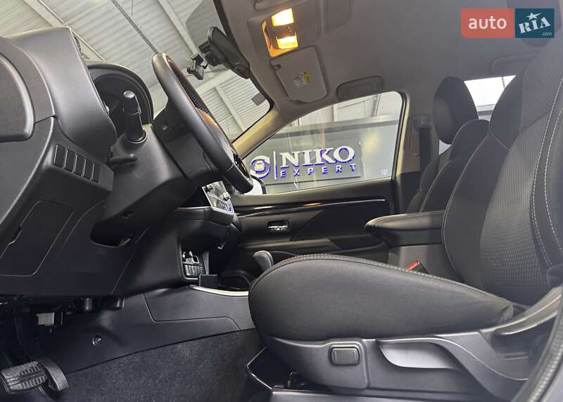 Внедорожник / Кроссовер Mitsubishi Outlander 2021 в Киеве фото 23 Внедорожник / Кроссовер Mitsubishi Outlander 2021 в Киеве