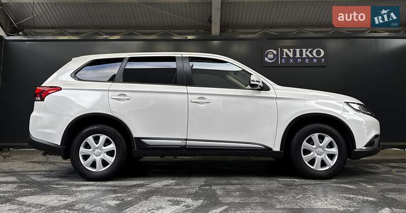 Внедорожник / Кроссовер Mitsubishi Outlander 2021 в Киеве фото 18 Внедорожник / Кроссовер Mitsubishi Outlander 2021 в Киеве