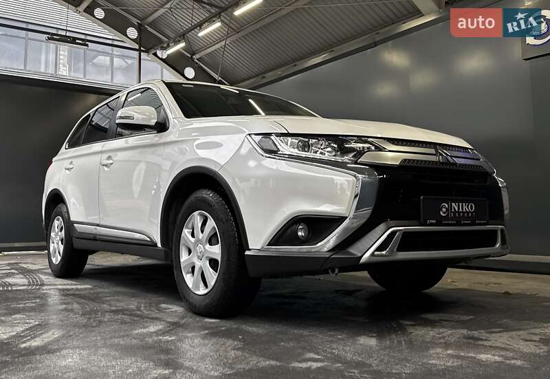 Внедорожник / Кроссовер Mitsubishi Outlander 2021 в Киеве фото 20 Внедорожник / Кроссовер Mitsubishi Outlander 2021 в Киеве