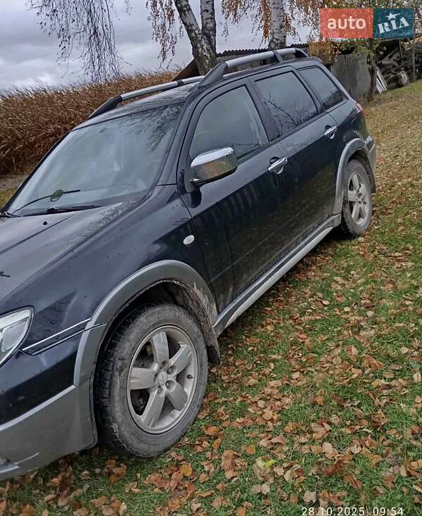 Позашляховик / Кросовер Mitsubishi Outlander 2006 в Гощі