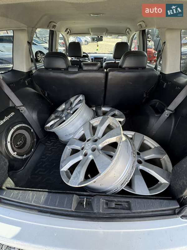 Позашляховик / Кросовер Mitsubishi Outlander 2010 в Івано-Франківську