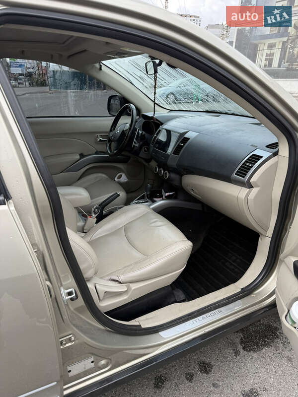 Внедорожник / Кроссовер Mitsubishi Outlander 2008 в Киеве фото 14 Внедорожник / Кроссовер Mitsubishi Outlander 2008 в Киеве