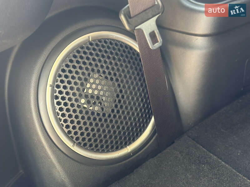 Внедорожник / Кроссовер Mitsubishi Outlander 2016 в Киеве